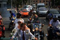 http://clape.ro/files/public/1248274791_2199_FT10009_normal_nunta_bikeri_-_barlad_18_iulie_2009_-_07_.jpg